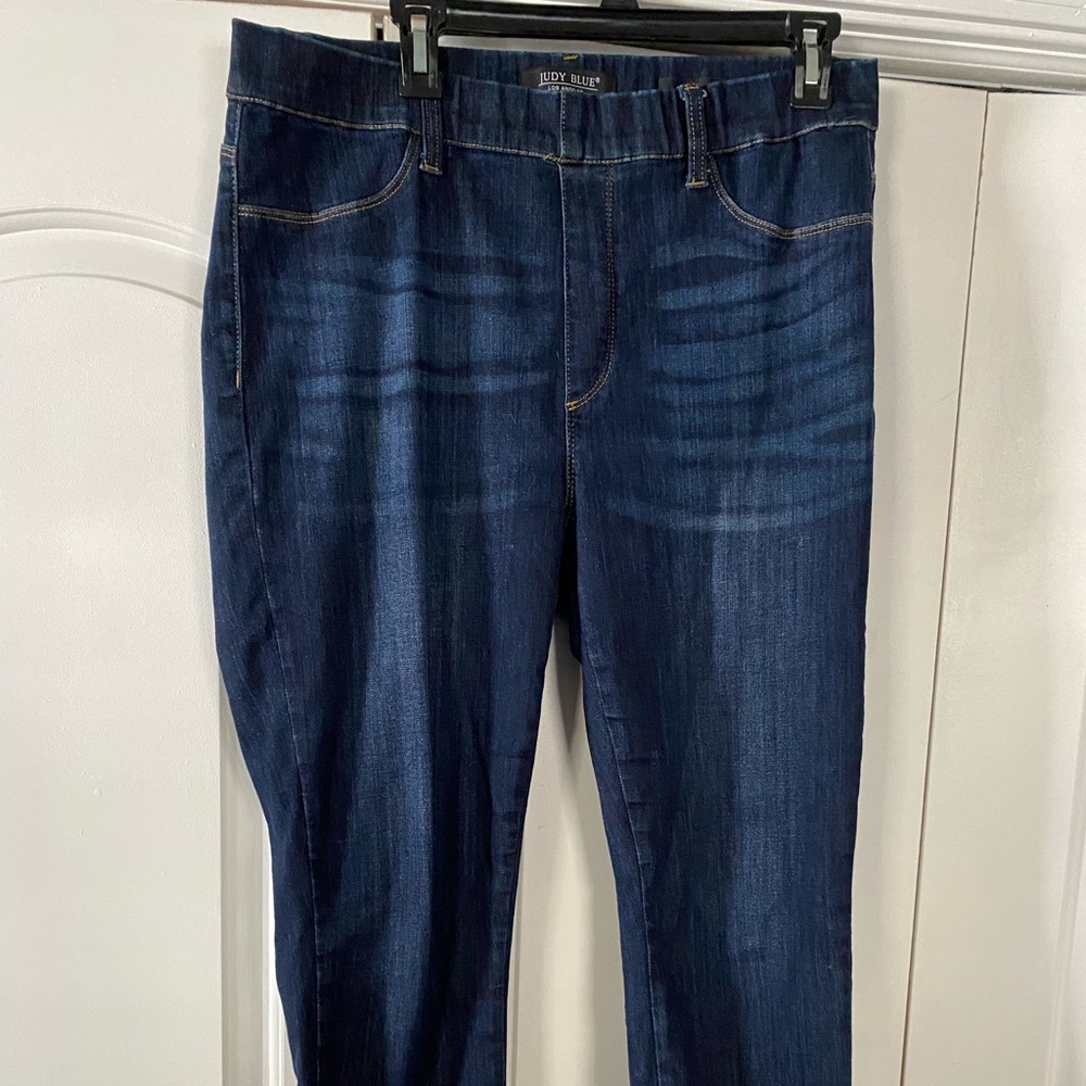 Judy Blue size 16W skinny fit jeans.